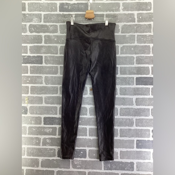 Spanx black leggings size large - Picture 3 of 4